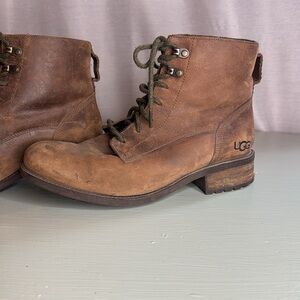 LACE UP UGG COMBAT BOOTS (10)